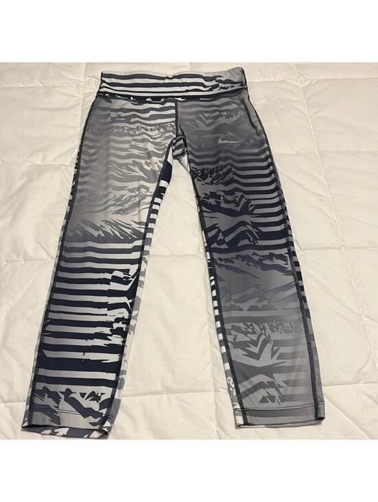 Nike Pants - Nike Dri-Fit Capri Leggings Gray Abstract Wave Print Women's XS